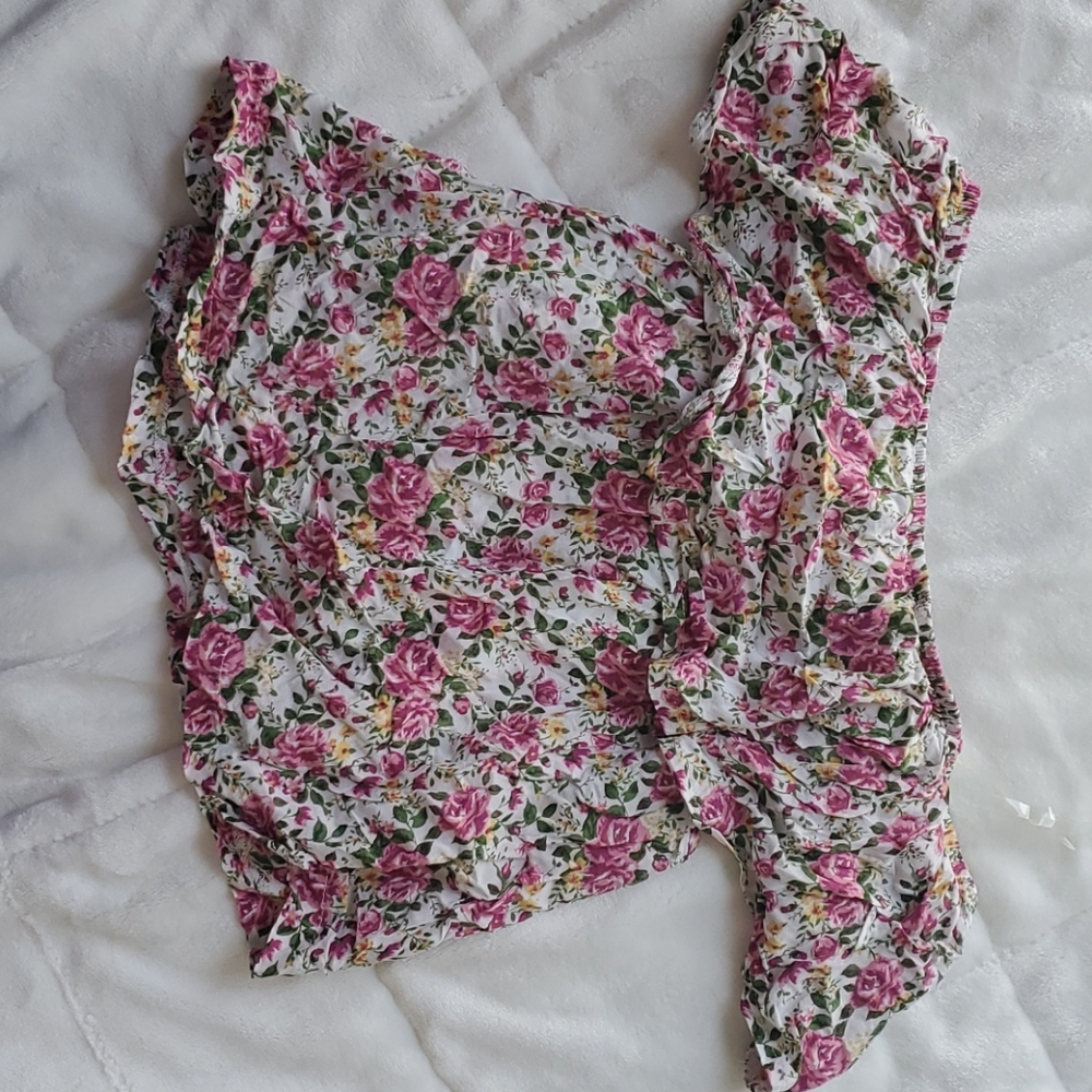 Floral offshoulder top